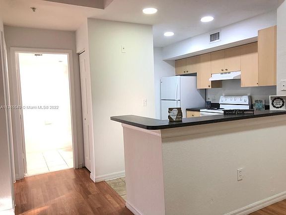 3rd image of 2544 Centergate Dr APT 308