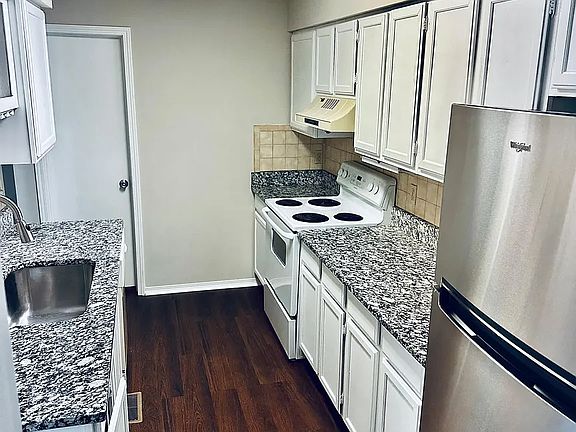 4th image of 1620 S Longford Ln APT 202