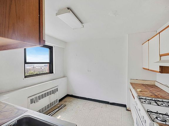 3rd image of 1020 Grand Concourse APT 11RR