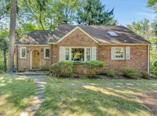 29 Ridge Rd, Chatham, NJ 07928