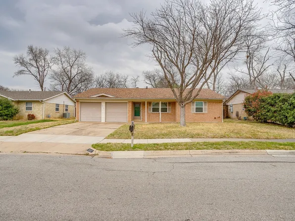 5917 Whispering Ln, Watauga, TX 76148