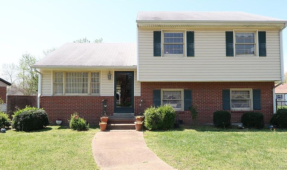 1st image of 218 Gawain Dr