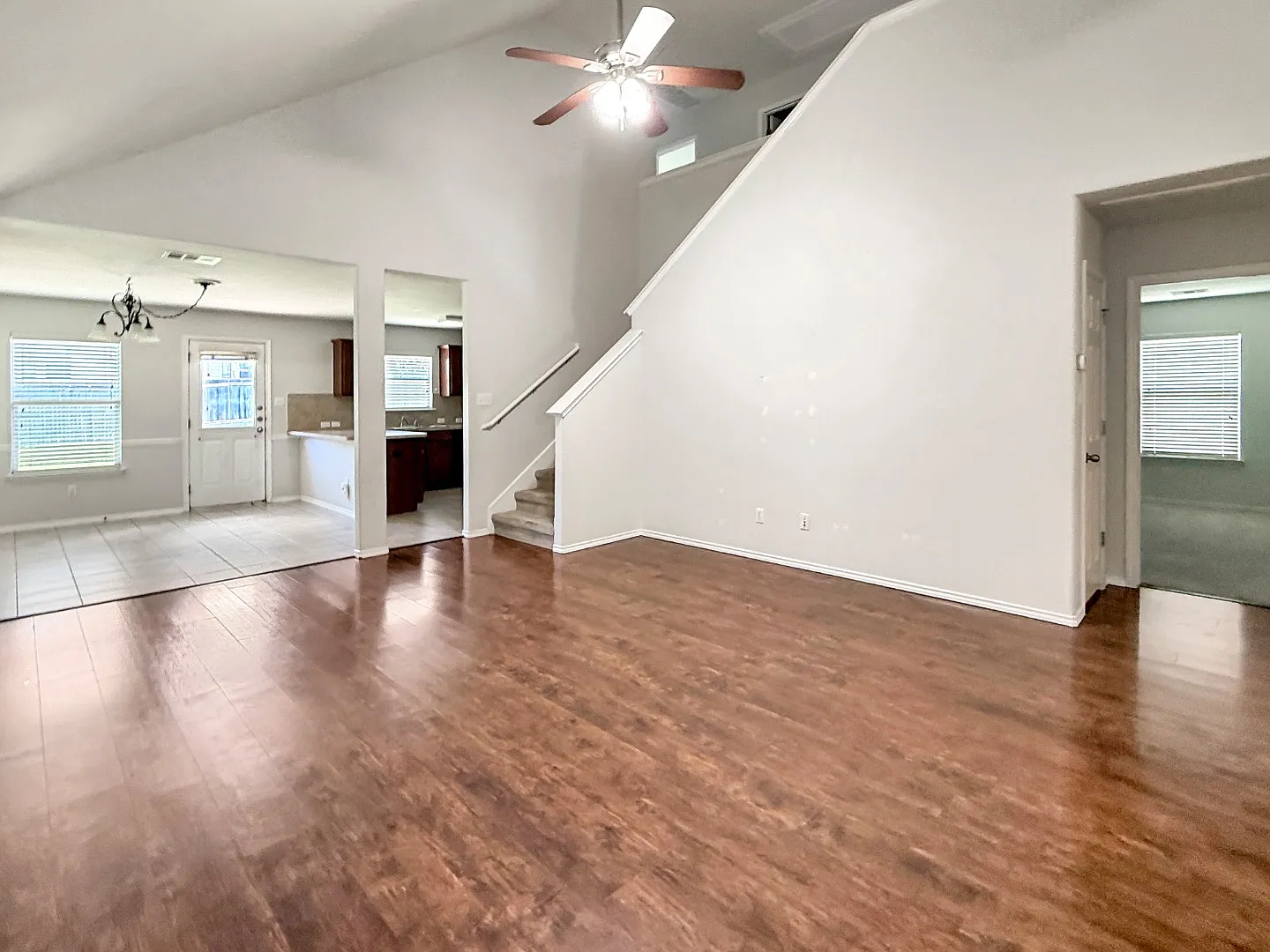 165 Flagstone Trl — Photo 3