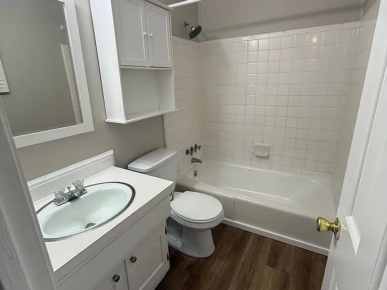 8320 Knights Bridge Rd — Photo 1