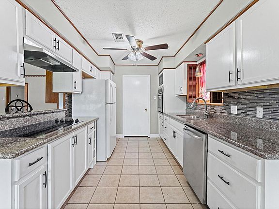 5th image of 1507 Sierra Dr