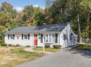 22 Ledgewood Dr, Burlington, MA 01803