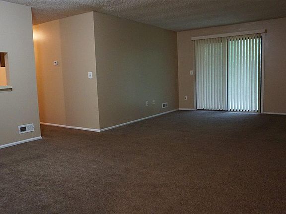 3rd image of 79 Liberty Ct #1603