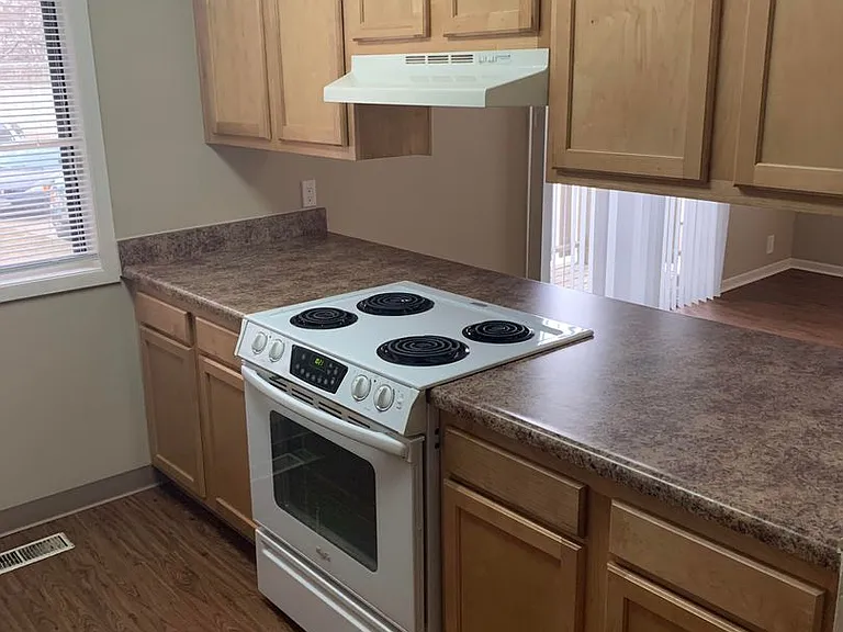 Superior Place Apartments — Photo 44