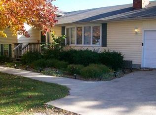 3111 SW 53rd St, Topeka, KS 66610