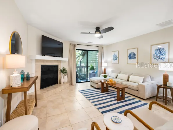 50 Yacht Cove Dr APT 327, Hilton Head Island, SC 29928