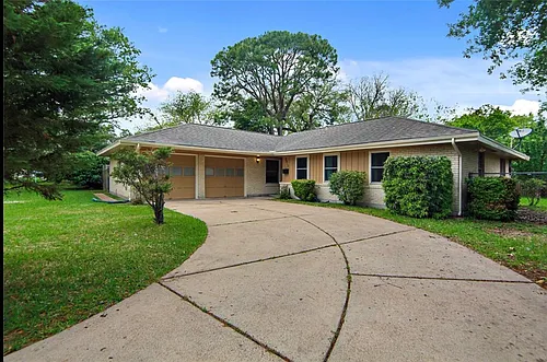 2610 Meadow Ln Photo 1
