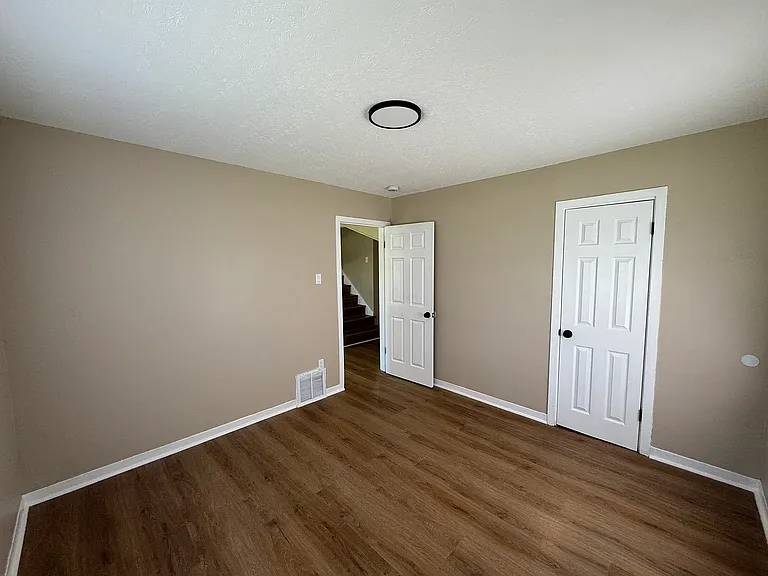 15400 Merrill Ave — Photo 11