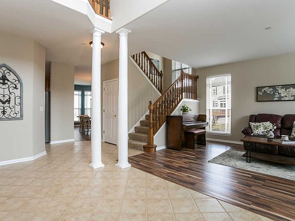 4th image of 4 Moraine Ct