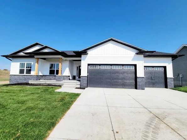 3420 Stanley Cup Dr, Marion, IA 52302