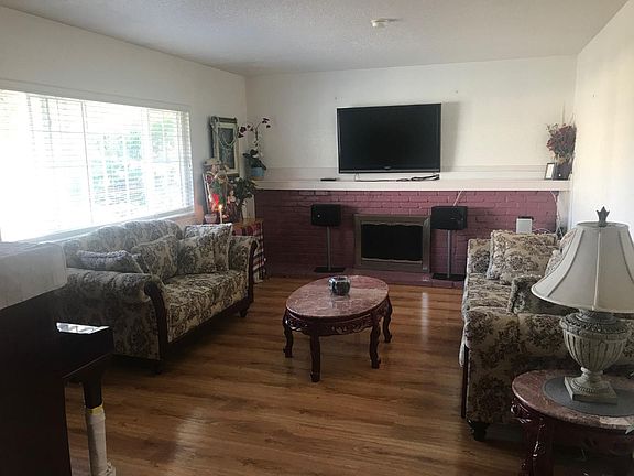 2nd image of 1558 Mount Shasta Ave