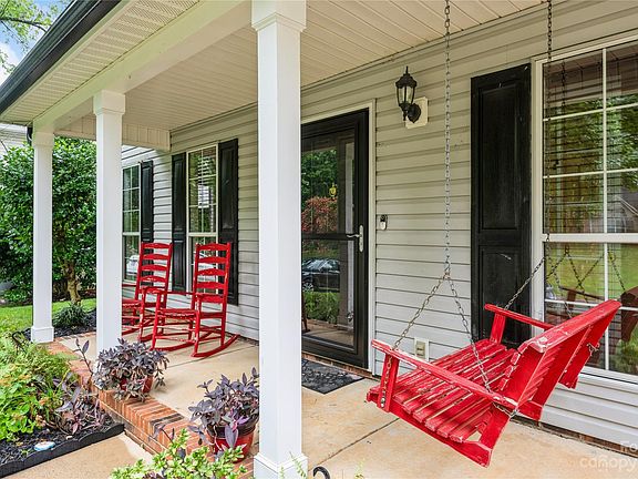 3rd image of 4018 Mozart Ct