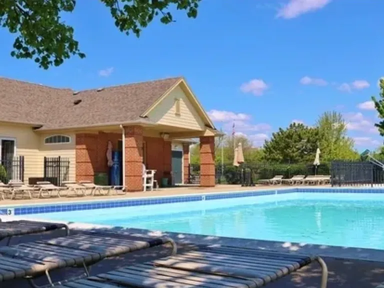 1605 Fieldstone Dr N — Photo 23