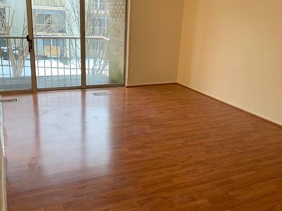 3rd image of 3213 University Blvd W APT 11