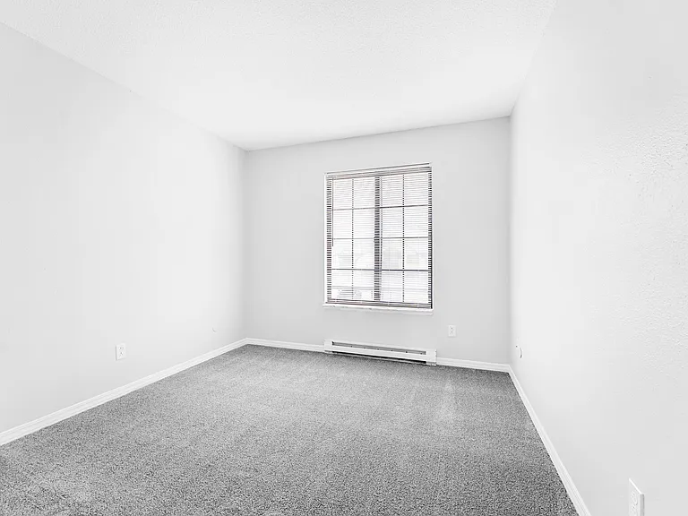 Walnut Woods Apartments — Photo 9