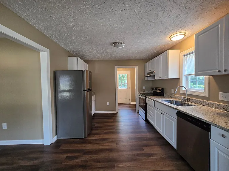 707 Miller Ave — Photo 7