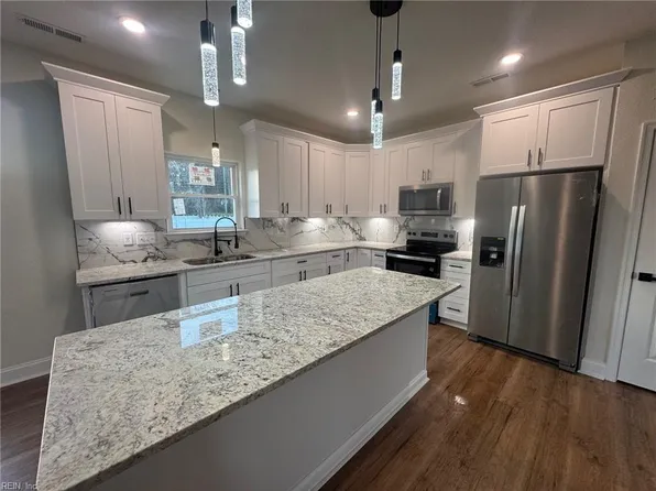 4403 John St, Suffolk, VA 23435