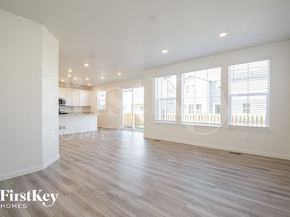 4th image of 10995 Uvalda St