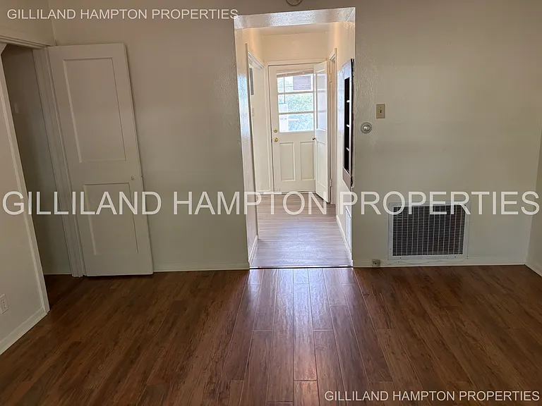 320 NW 15th St #320 — Photo 18
