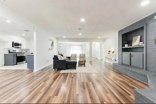 12213 Sylvester Dr — Photo 15