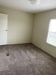 822 Monroe Ln — Photo 4