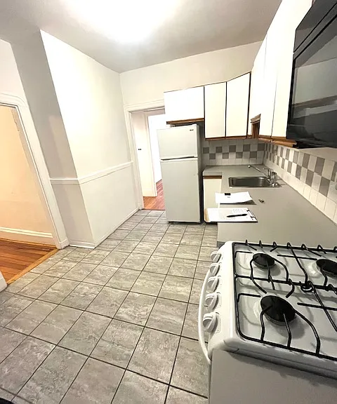 64 Phillips St #1 — Photo 2