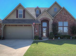609 E Reno Pl, Broken Arrow, OK 74012