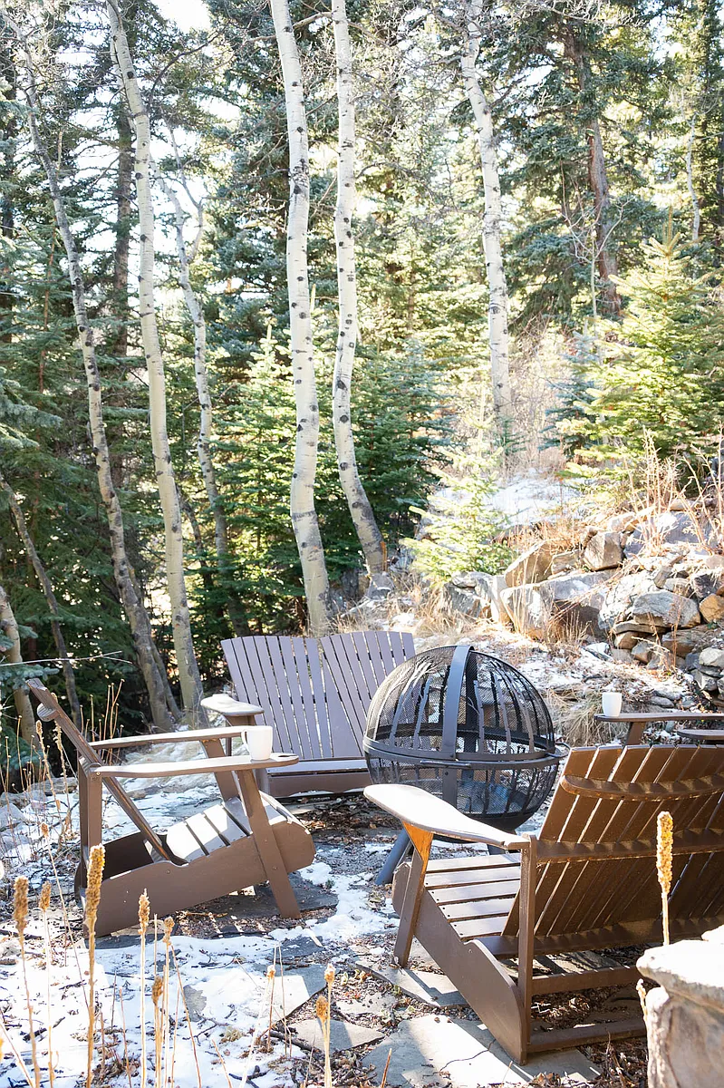 Firepit and comfy chairs are yours for your morning coffee or post-hike hot chocolate - 39 Pat Creek Rd #1