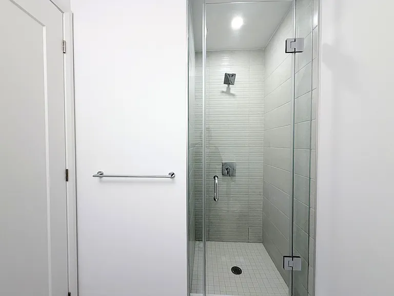 75 James St S #2001 — Photo 15