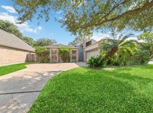 1911 Barons Gln, Sugar Land, TX 77478