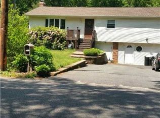 32 Hunter Ave, Miller Place, NY