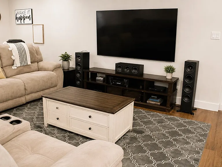 1616 W Dengar Ave — Photo 3