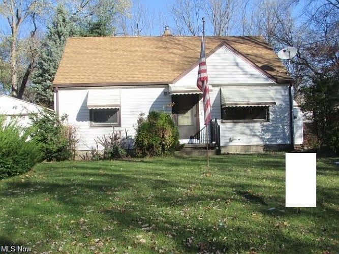 1st image of 978 E Dewey Ave