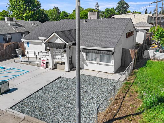 5th image of 918 Jefferson Blvd
