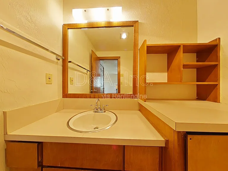 2451 NW Coolidge Way #4 — Photo 7