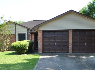 422 Reseda Dr, Webster, TX 77598