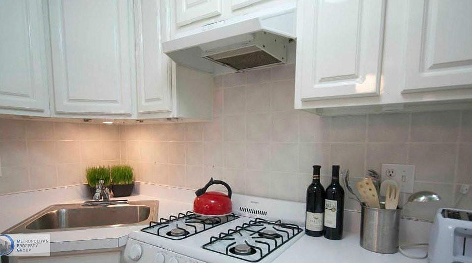 2nd image of 33 W 8th St APT 5