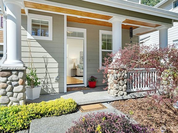 2nd image of 2219 240th Avenue SE