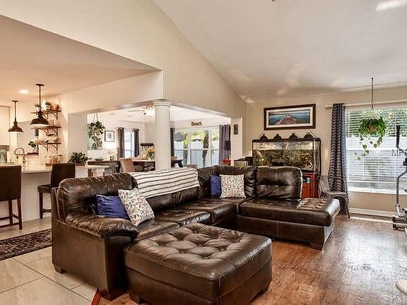4th image of 3919 Orchard Hill Cir