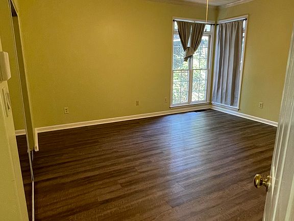 4th image of 145 River Point Ct