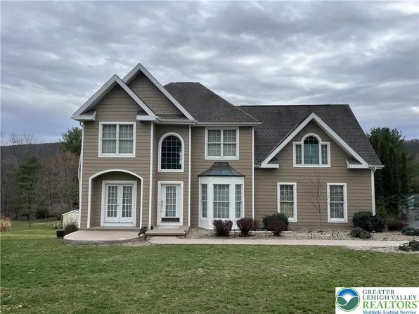 6 Jackson Rd, Pottsville, PA 17901