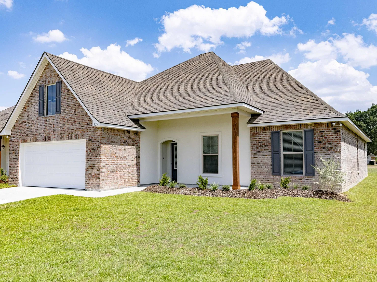 4 bed, 2010 sqft, $2,100 — Photo 1