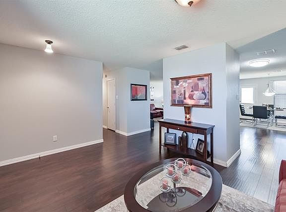 4th image of 305 Indian Blanket Dr