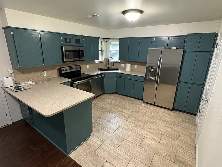 2101 W Gary St — Photo 4