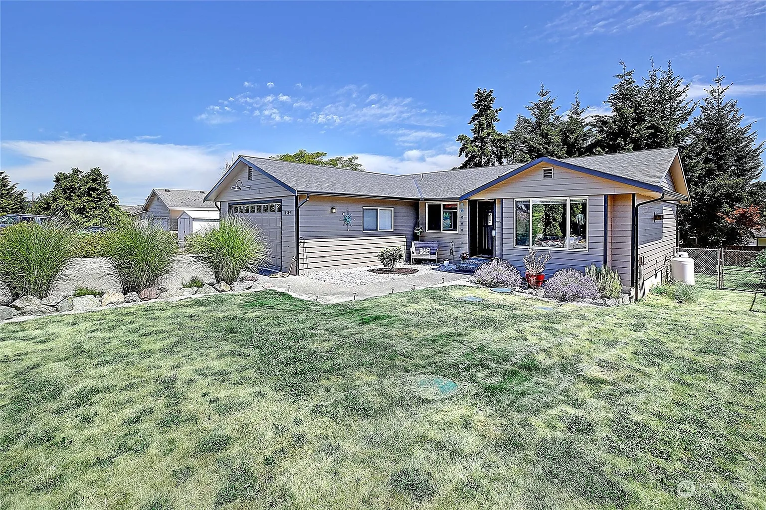 1549 Carol Street photo 1