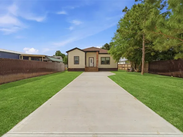 24 Road 5213, Cleveland, TX 77327